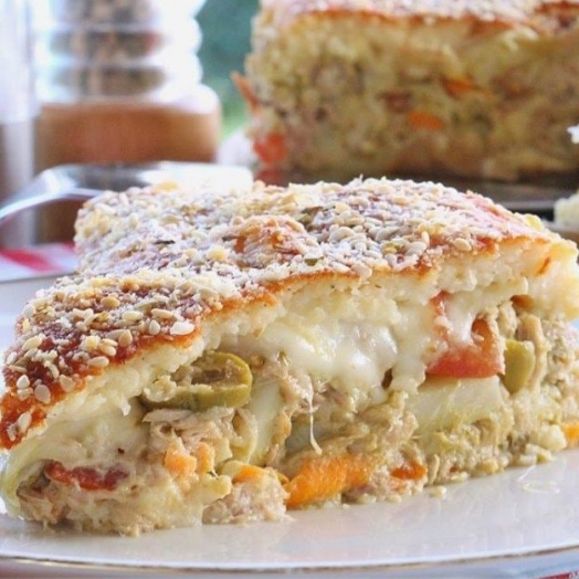 Torta salgada com sobras de arroz muito bom!
