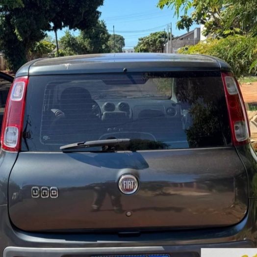 Três homens armados invadem casa e roubam 100 celulares e carro em Medianeira