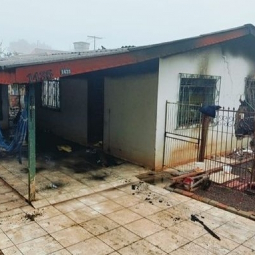 Três mulheres morrem em incêndio na madrugada desta quarta-feira (17)