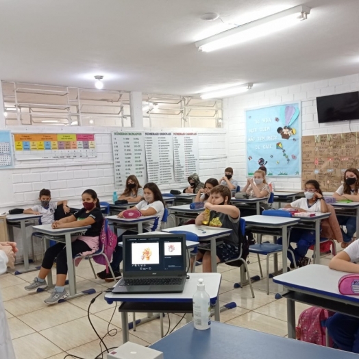 UBS Belo Horizonte trabalha prevenção de gravidez na adolescência com alunos do 5º ano da Escola Grizelde