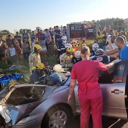 Um morto e dois feridos em grave acidente na PR 495 em Entre Rios do Oeste