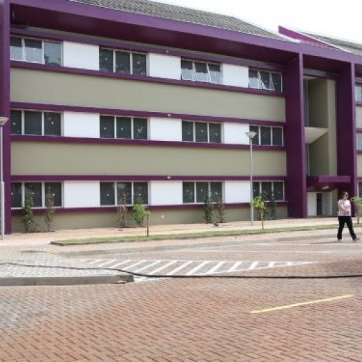 UNILA abre concurso público para 41 vagas para corpo técnico-administrativo