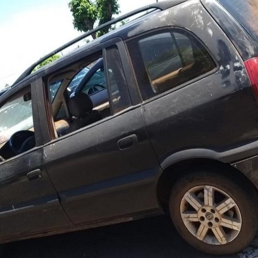 Veículo abandonado com chassi adulterado é encontrado em estrada rural de Santa Helena