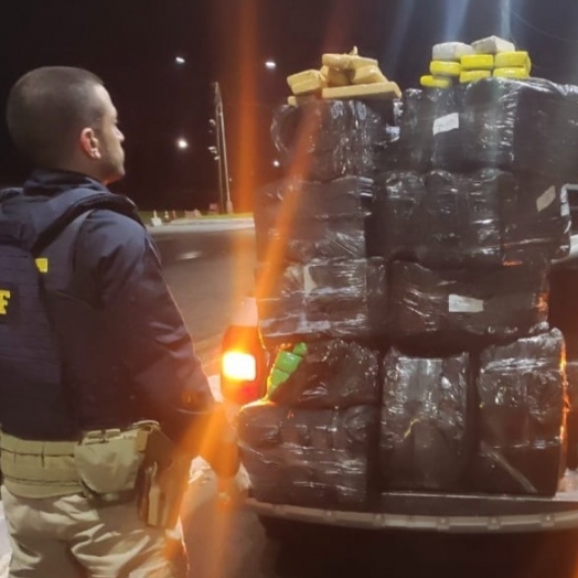 Veículo é apreendido com 300 quilos de maconha em Santa Terezinha do Itaipu