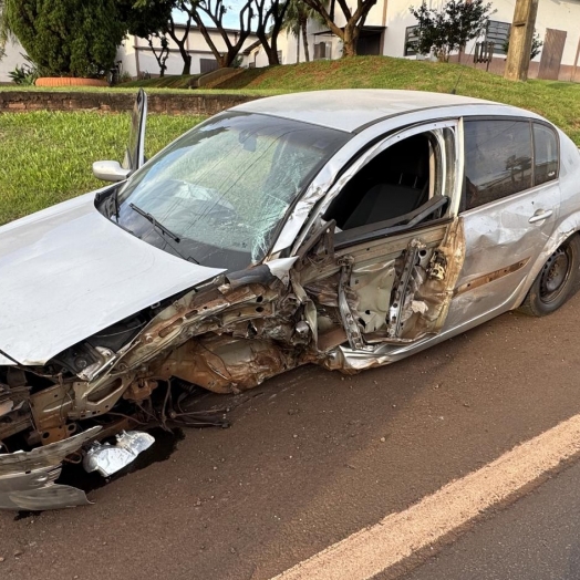 Veículo percorre quase um km sem uma das rodas após acidente em Santa Helena