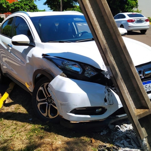 Veículos se envolvem em acidente em Santa Helena