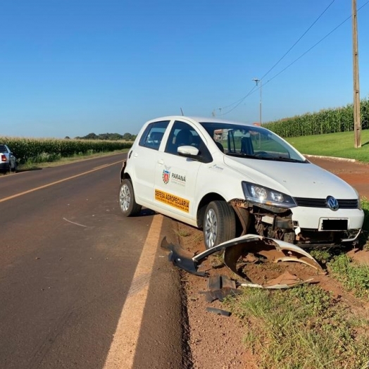 Veículos se envolvem em acidente na PR 495, entre Pato Bragado e Entre Rios do Oeste