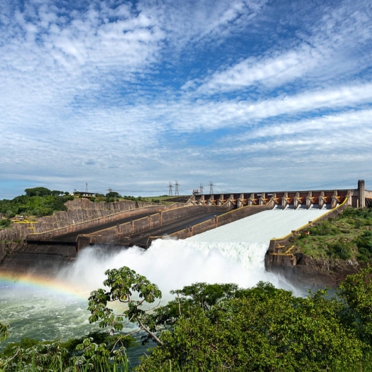 Vertedouro de Itaipu deve continuar aberto até o final de janeiro