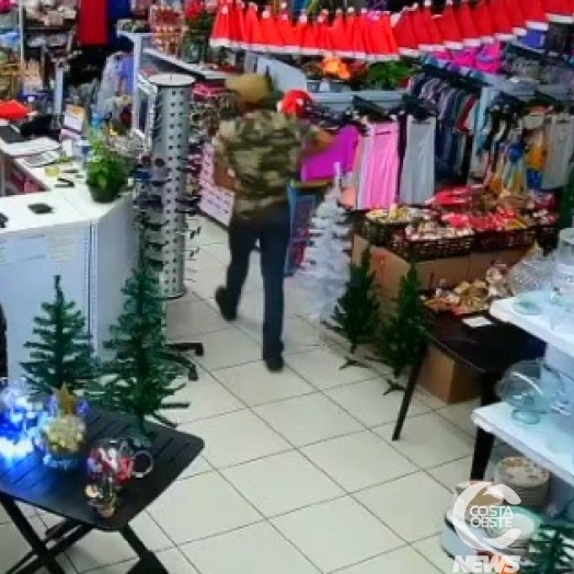 Vídeo mostra ação de ladrão em loja no centro de Santa Helena