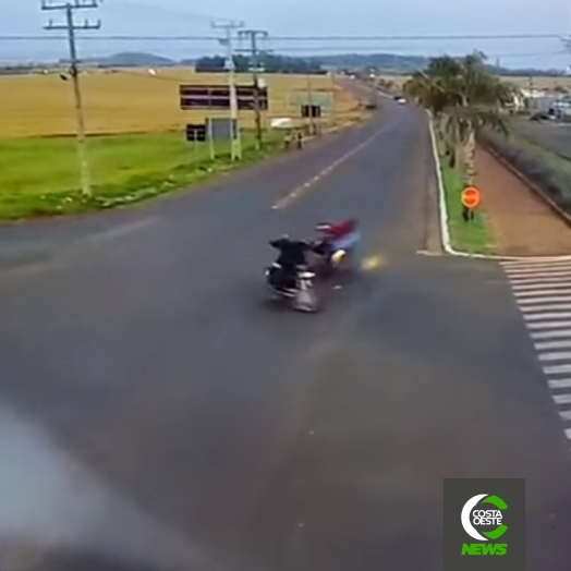 Vídeo mostra momento em que motocicletas colidem frontalmente em Itaipulândia