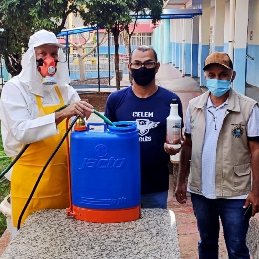 Vigilância em Saúde orienta processo de sanitização das escolas municipais de Itaipulândia