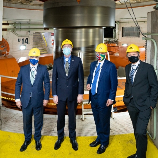 Visita do maior grupo de embaixadores já recebido por Itaipu chancela benchmarking ambiental da usina