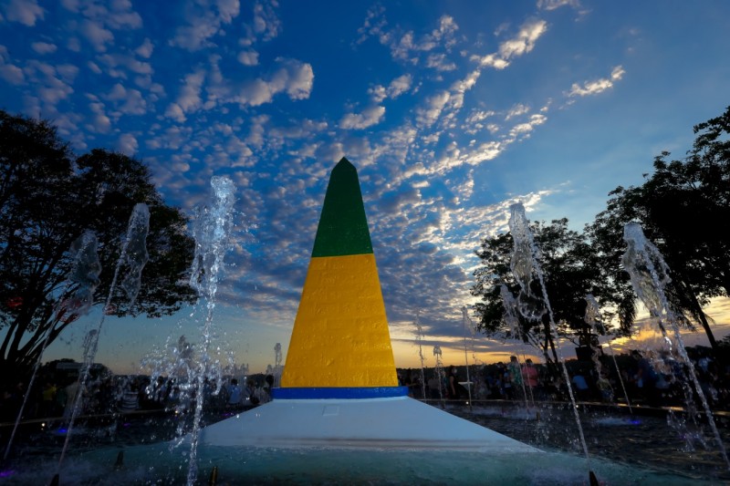 Obelisco brasileiro - Foto: Nilton Rolin